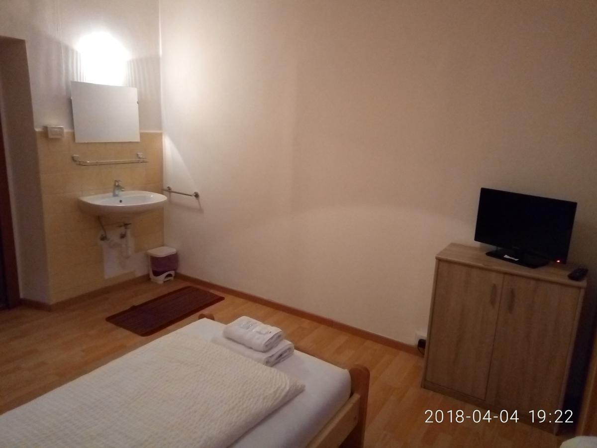 Gasthof Mondschein Hotell Merano Eksteriør bilde